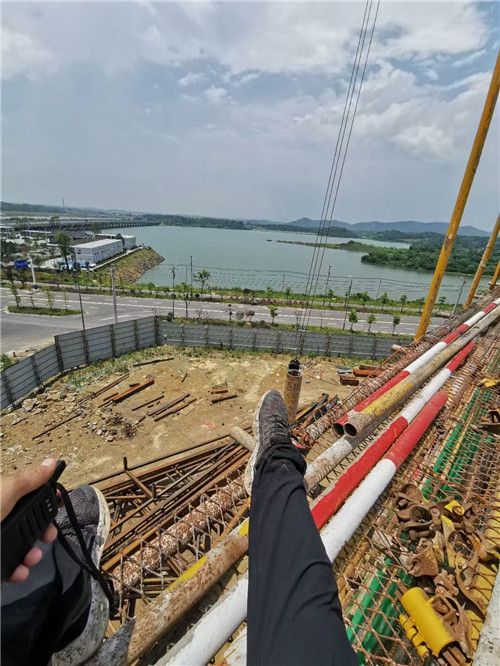 泰安市作业中发生设备损坏或人员意外，责任怎么划分？