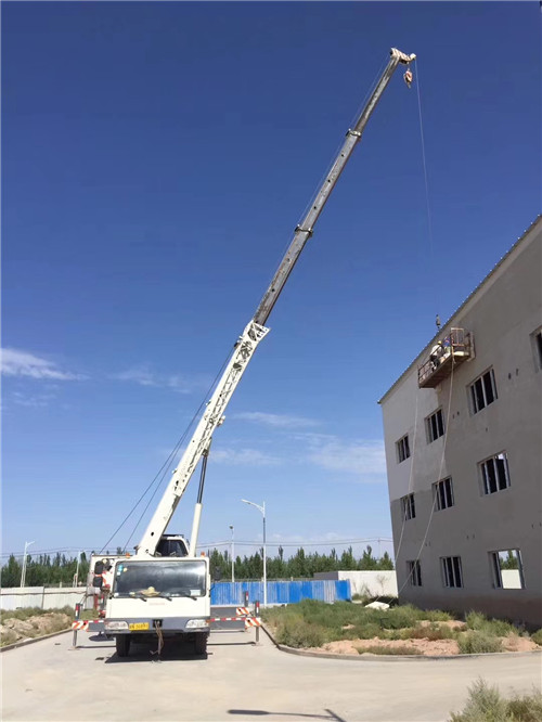 泰安市“轻装强干”—— 吊车的 “轻量化臂架” 技术